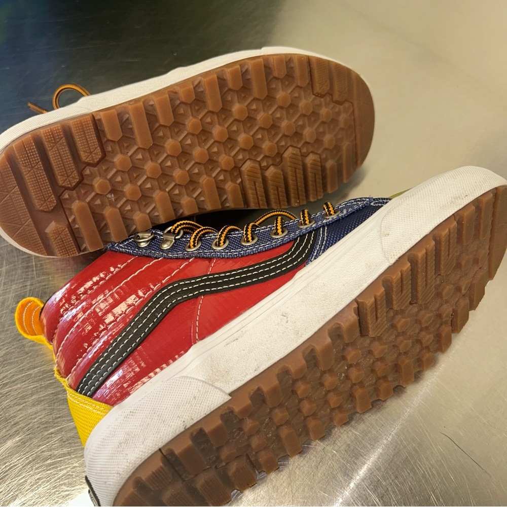 Vans Sk8 Hi MTE 2.0 DX Women 8 / Men 6.5 Blue Red Yellow Shoes All Weather - Picture 5 of 8